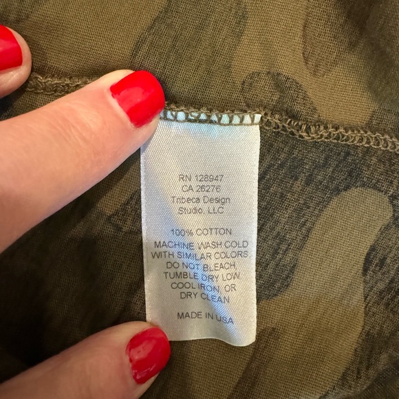 Nili Lotan 💚 NY Camo Cotton Tee - Picture 4 of 4